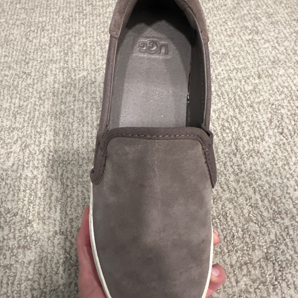 Gently used, Ugg slip-on shoe - Picture 2 of 5